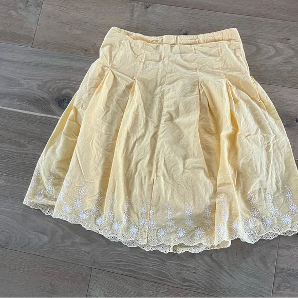 100% Cotton Yellow Floral Pleated Skirt - Picture 6 of 8